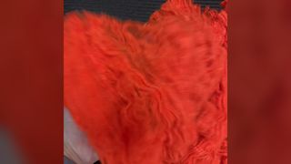 Cable de poliéster 2D de color naranja intenso, fibra que no destiñe teñida con pasta para ropa de trabajo de seguridad y producción textil