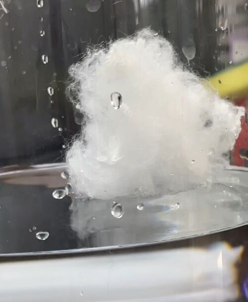 Últimas noticias de la empresa sobre ¿Qué son las fibras repelentes al agua? ¿En qué escenarios se aplicaría esto?