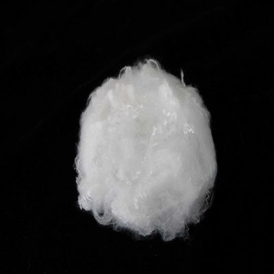 Un buen precio. El peso ligero de un grado de hombre blanco crudo hecho de fibras de grapa de 51 mm baja fusión fibra de poliéster en línea