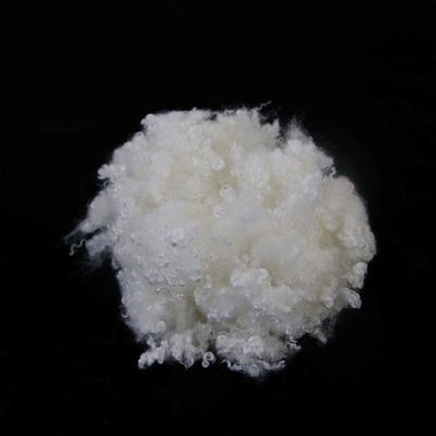 comprar Fibra de poliéster de grapa personalizada de 25 mm no fluorescente de poliéster regenerado fabricación en línea