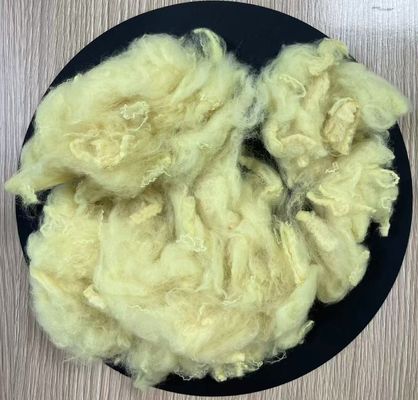 Un buen precio. Fibra de grapa de poliéster reciclado 2.5D 51mm amarillo de pollo en línea