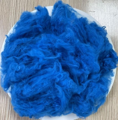 Un buen precio. Fibra de grapa de poliéster reciclado 1.5D 38mm azul pavo real en línea