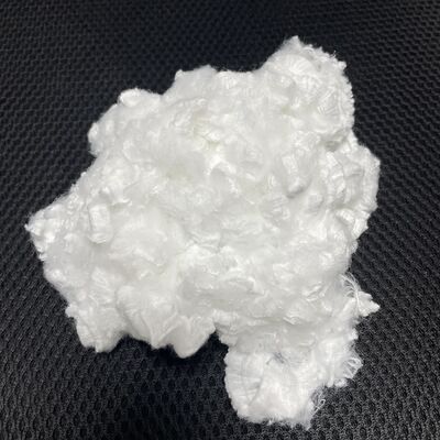 Un buen precio. Fibra de PET de alta blanqueza 2D × 38mm Blanda estable para la producción textil Las especificaciones se pueden personalizar en línea