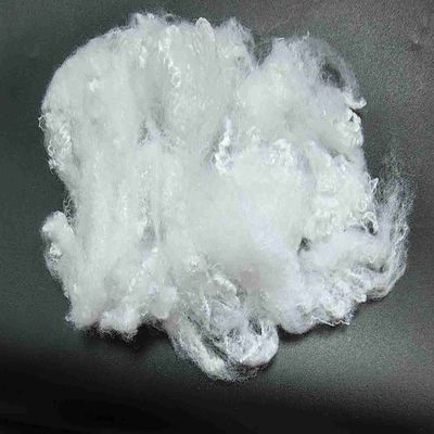 Un buen precio. Fibra acrílica de baja compresión retardante de llama virgen blanca 2D microfibra 51mm en línea