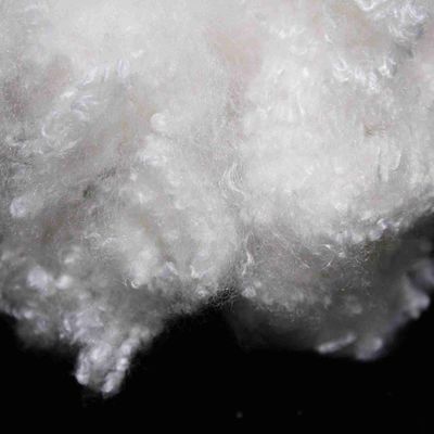Un buen precio. Material de relleno de fibra de poliéster hueco de microfibra blanca 3D para juguetes rellenos en línea