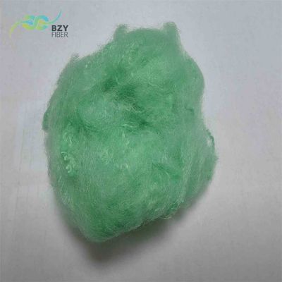 Un buen precio. PET reciclado de poliéster fibras básicas verde 2.5D PSF para la producción de hilos en línea