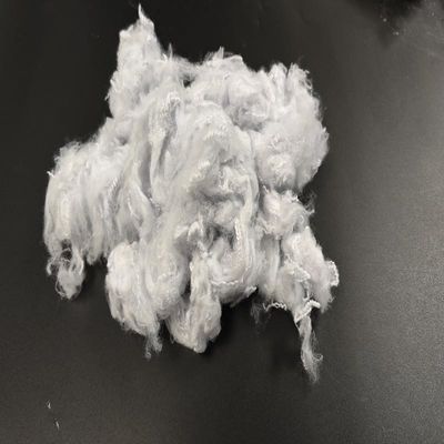 Un buen precio. Fibra de grapa de poliéster sólido 1.4D*38mm reciclada de buena calidad en línea