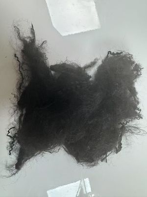 Un buen precio. Fibras discontinuas negras de baja fusión en línea