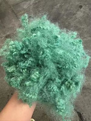 Un buen precio. Fibra de grapa de poliéster hueco reciclado siliconizado 15D 51mm en línea