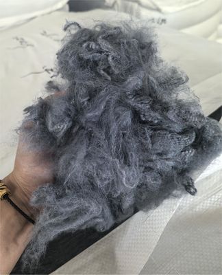 Un buen precio. Fibra de grapa de poliéster reciclado 2.5D 51mm gris oscuro en línea