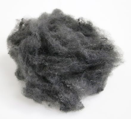 Un buen precio. Fibra de poliéster virgen cortada 8.89D 65mm gris para interiores automotrices en línea