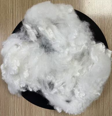 Un buen precio. Fibra de grapa de poliéster virgen 6D 65mm Blanco Alta resistencia al desgarro en línea