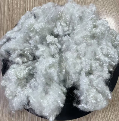 Un buen precio. Fibra de poliéster recirculada hueca conjugada de 51 mm siliconizada en línea