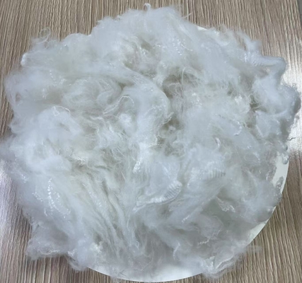 Un buen precio. Fibra de grapa de poliéster reciclado 1.56D Alta protección UV en línea