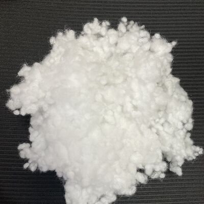 Un buen precio. Fibra de algodón de perlas de alta calidad de PCM relajado 2D*30MM para almohada y colchón, fibra de algodón de perlas suave tratada con silicona para producción en masa en línea
