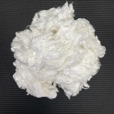 Un buen precio. Fibra de celulosa de liocelulosa de alta FR suave 1.33D*38MM, fibra resistente al fuego duradera para hoteles en línea